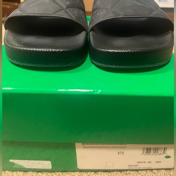 Bottega Veneta Black Pool Slides - Picture 6 of 8